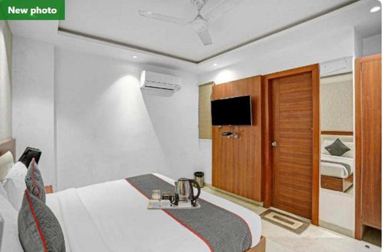 Hôtel Wowstops-Clark Near Delhi Airport à New Delhi Extérieur photo
