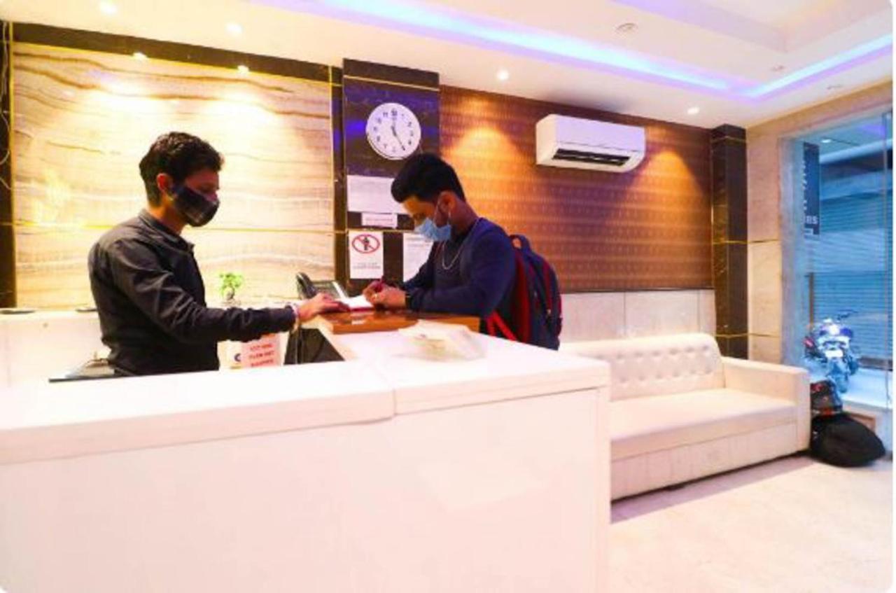 Hôtel Wowstops-Clark Near Delhi Airport à New Delhi Extérieur photo