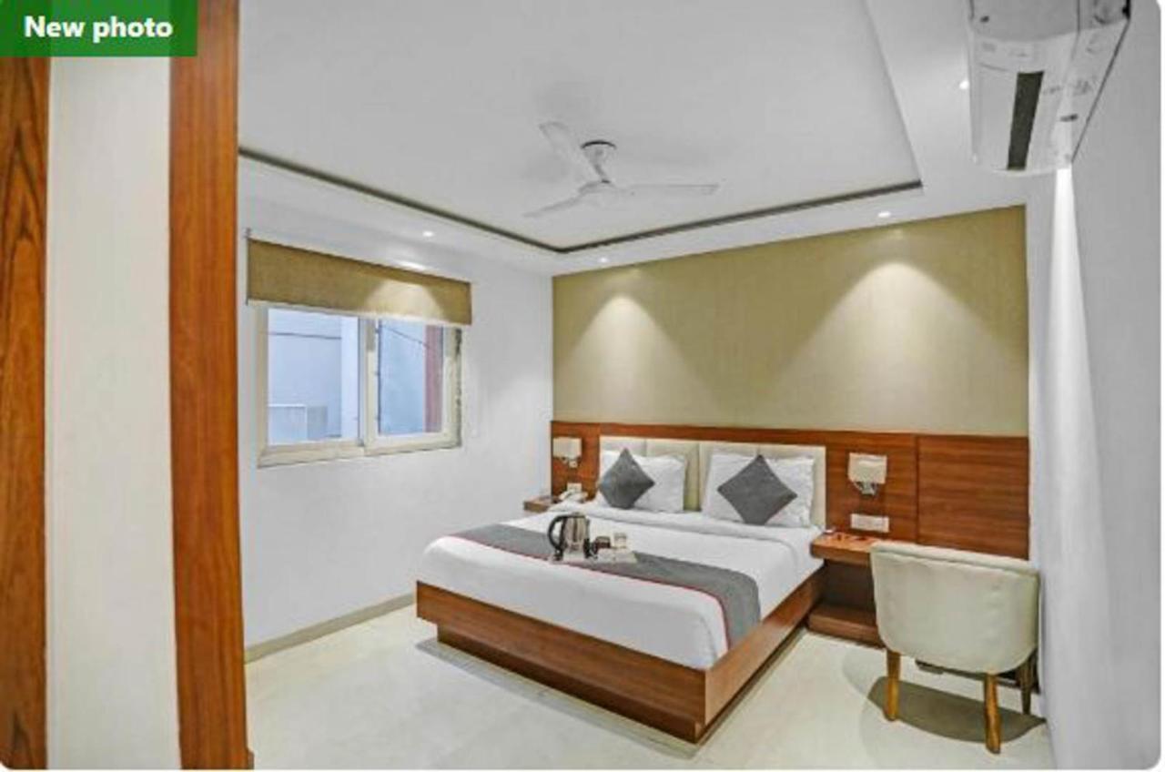 Hôtel Wowstops-Clark Near Delhi Airport à New Delhi Extérieur photo